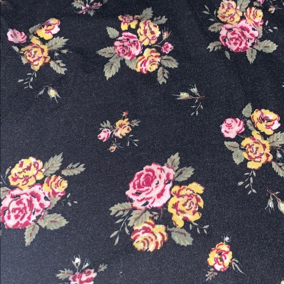 Floral dress 🥀 - Picture 2 of 2